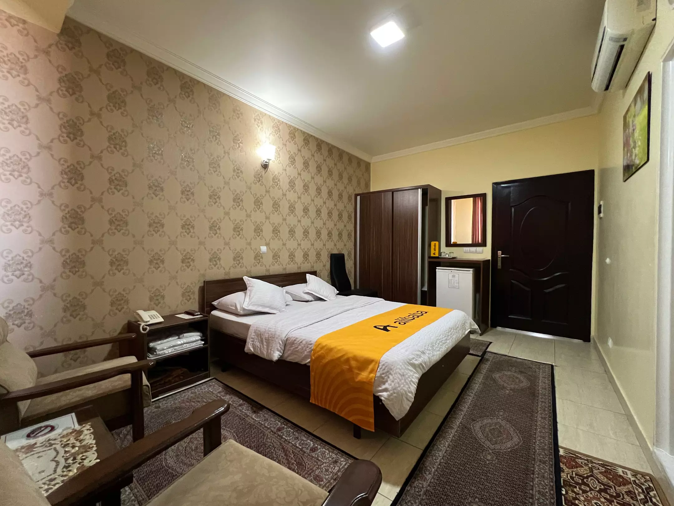 Alibaba https://cdn.alibaba.ir/ostorage/hotel-accommodation-images/696cafc86b43e2b9afa3be3a_08- استقبال- اتاق دبل (6).webp